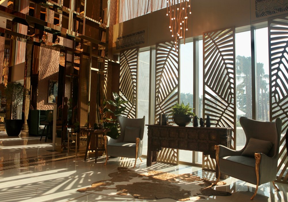 Copacabana Beach Jomtien — lobby lounge seating