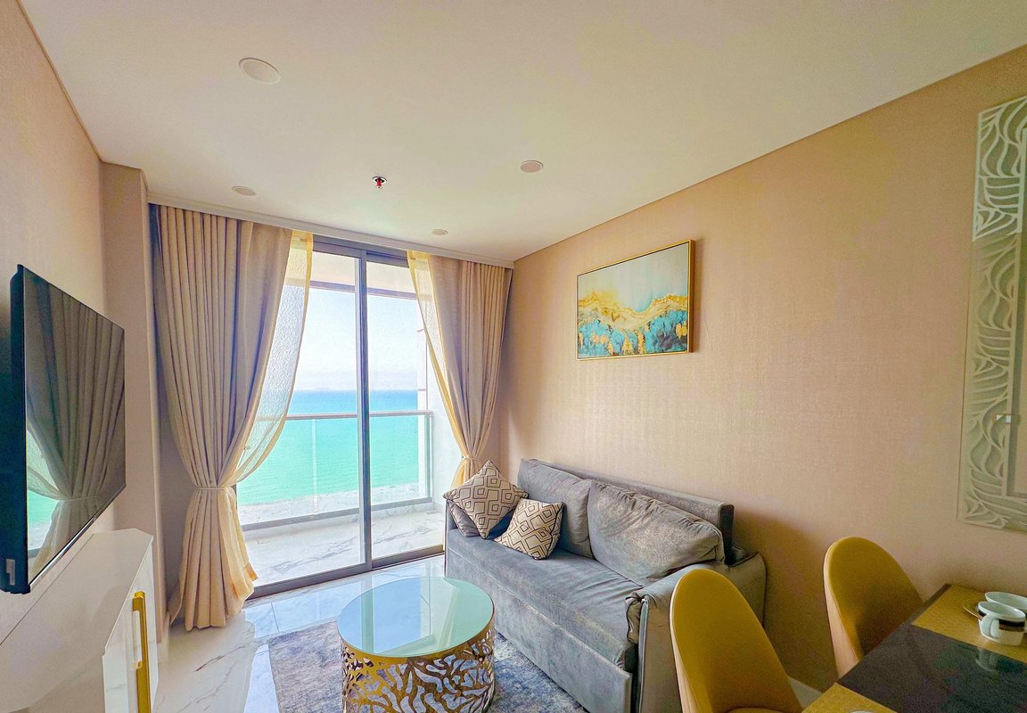 1 Bedroom Plus